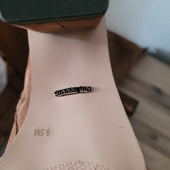 Barrine Suede knee High Boots - Picture 9 of 14